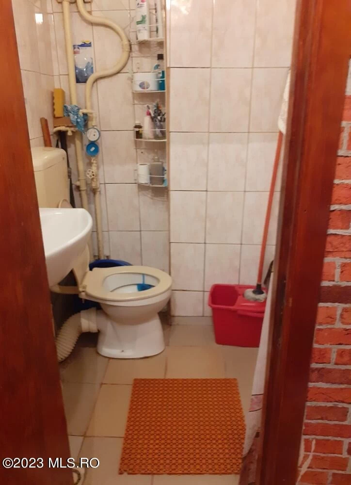 3792394068
