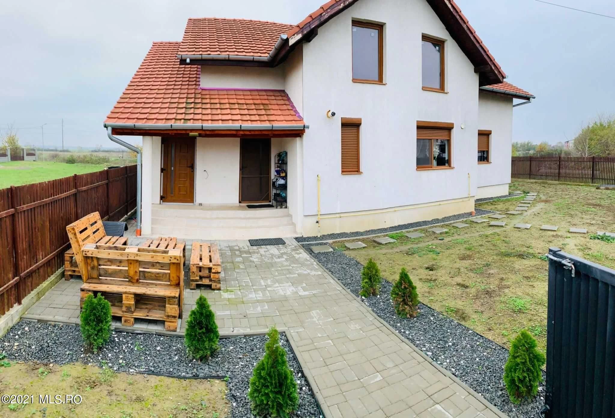 Strada LIVEZILOR, Giroc, Timis, 0000, 4 Dormitoare Dormitoare, 2 BăiBăi,Casa/Vila,Anunturi Verificate,LIVEZILOR,0,F3-28978