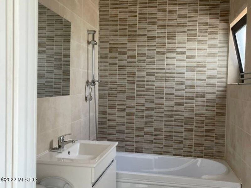 181815216_800x600w25427cc26b821704c6ad87