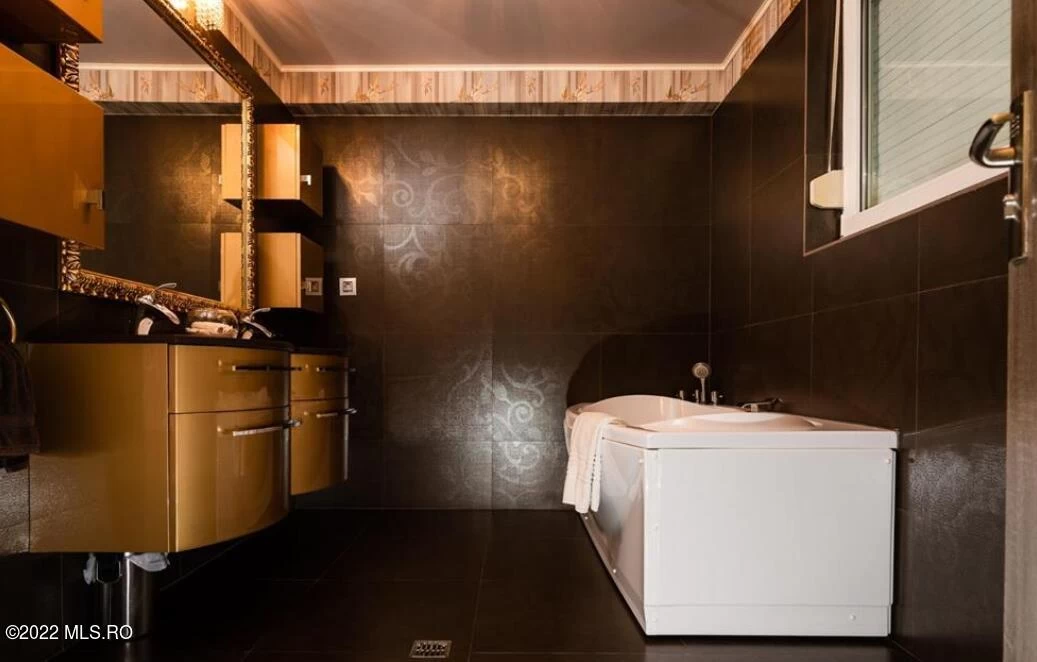 Screenshot 2022-11-08 130004