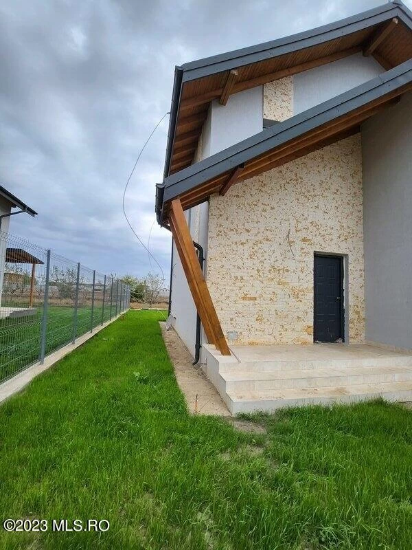 Strada FLUTURILOR, Berceni, Bucuresti Ilfov, 4 Dormitor Dormitoare, 2 BaieBăi,Casa/Vila,Anunturi Verificate,FLUTURILOR,0,F1-213921