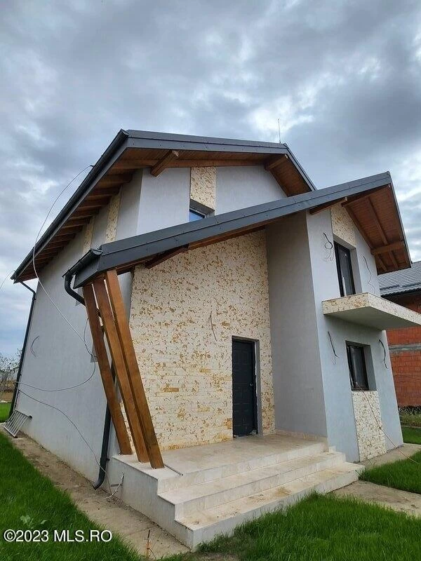 Strada FLUTURILOR, Berceni, Bucuresti Ilfov, 4 Dormitor Dormitoare, 2 BaieBăi,Casa/Vila,Anunturi Verificate,FLUTURILOR,0,F1-213921