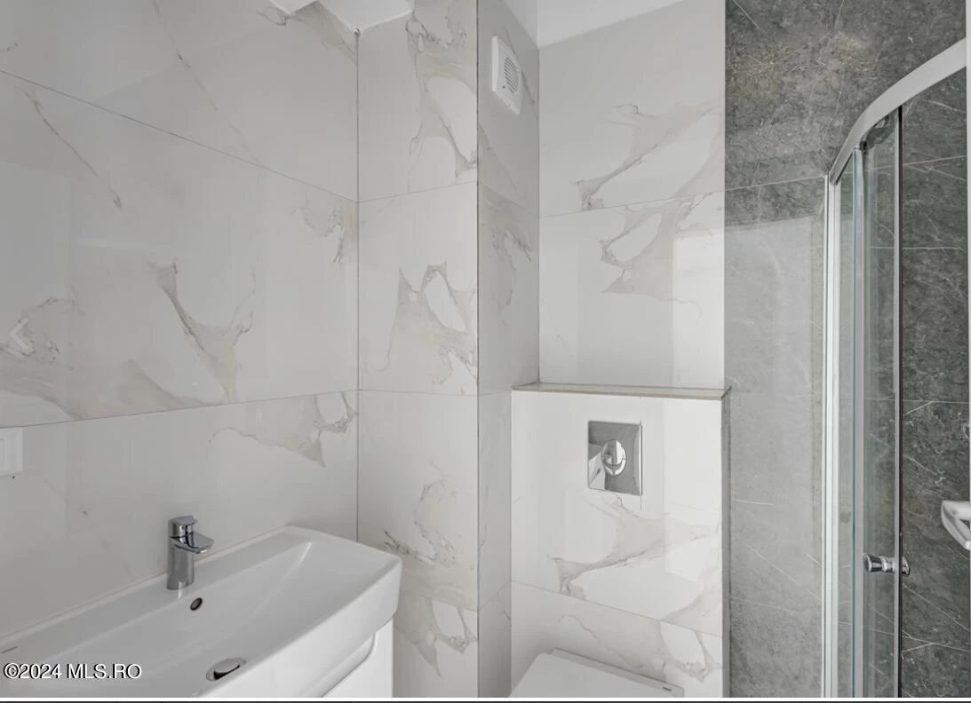 Bulevardul IULIU MANIU, Bucuresti, Bucuresti Ilfov, 1 Dormitor Dormitoare, 1 BaieBăi,Apartament,Anunturi Verificate,IULIU MANIU,0,F1-224139