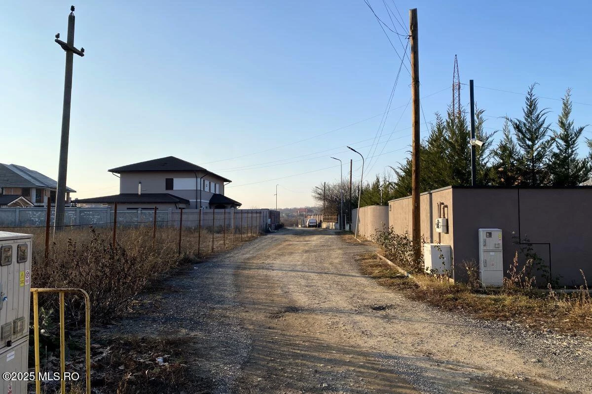 Colt str. M.Bibescu cu Str. Valea Merilo