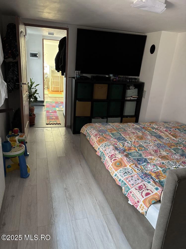 Strada VALSULUI, Bucuresti, Bucuresti Ilfov, 2 Dormitoare Dormitoare, 2 BăiBăi,Casa/Vila,Anunturi Verificate,VALSULUI,0,F1-233330
