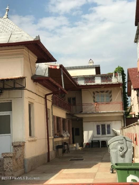 Strada ELOCINTEI, Bucuresti, Bucuresti Ilfov, 8 Dormitor Dormitoare, 3 BaieBăi,Casa/Vila,Anunturi Verificate,ELOCINTEI,0,F1-234710