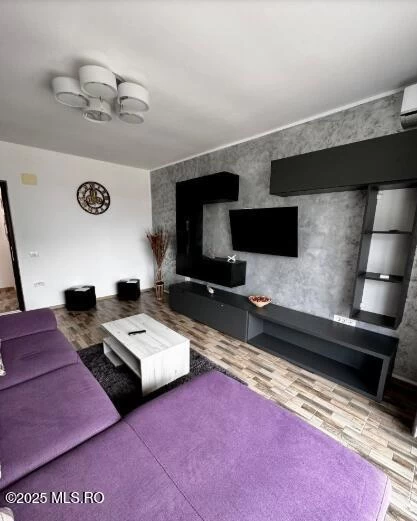 Prelungirea D17, Navodari, Constanta, 1 Dormitor Dormitoare, 1 BaieBăi,Apartament,Anunturi Verificate,D17,0,F5-52010