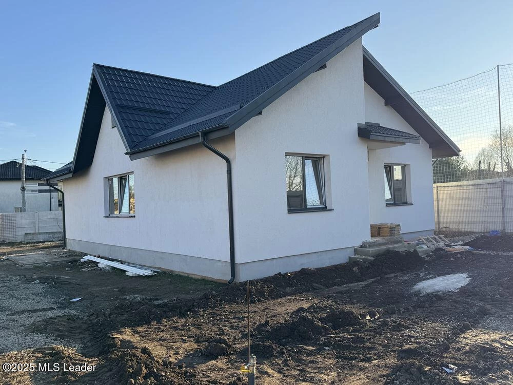 Strada CHIPAROSULUI, Domnesti, Bucuresti Ilfov, 3 Dormitoare Dormitoare, 2 BăiBăi,Casa/Vila,Anunturi Verificate,CHIPAROSULUI,0,F1-236293