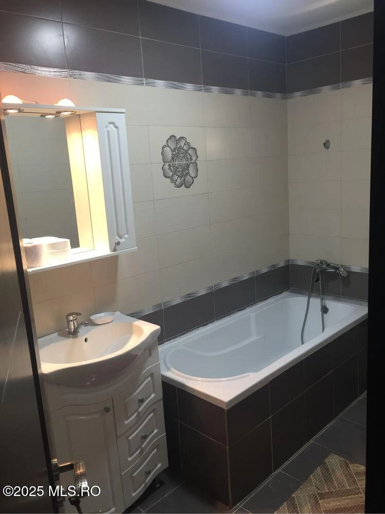 Strada MUNCEL, Constanta, Constanta, 1 Dormitor Dormitoare, 1 BaieBăi,Apartament,Anunturi Verificate,MUNCEL,0,F5-53331