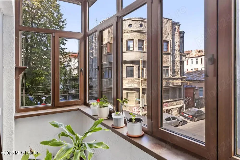 Piata SFINTII VOIEVOZI, Bucuresti, Bucuresti Ilfov, 3 Dormitor Dormitoare, 2 BaieBăi,Apartament,Anunturi Verificate,SFINTII VOIEVOZI,0,F1-242223