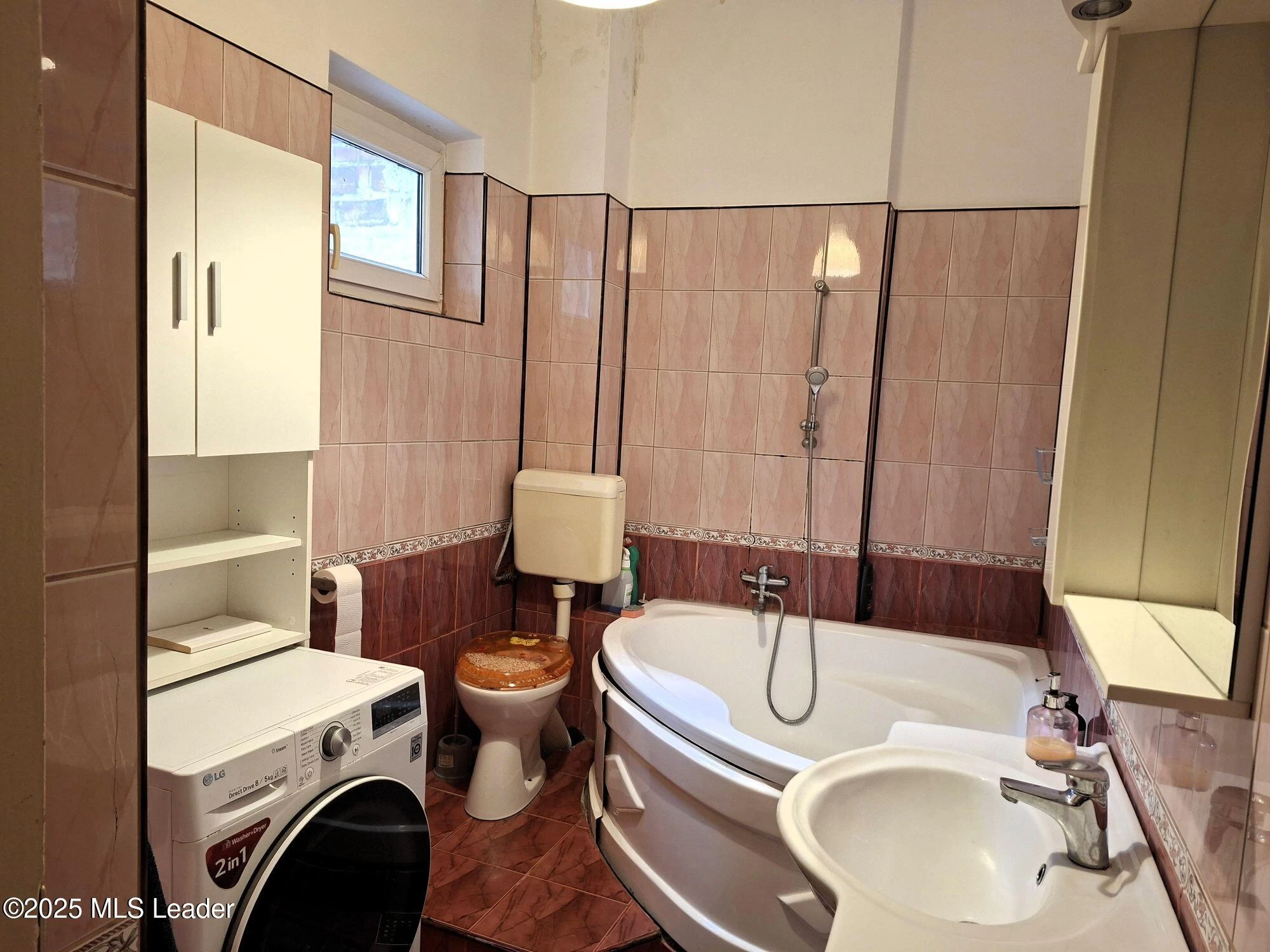 Strada MR. RACOTEANU ION 16 Et. 1, Bucuresti, Bucuresti Ilfov, 030891, 2 Dormitoare Dormitoare, 1 BaieBăi,Apartament,Reprezentari Comision 0%,MR. RACOTEANU ION,0,01-6696