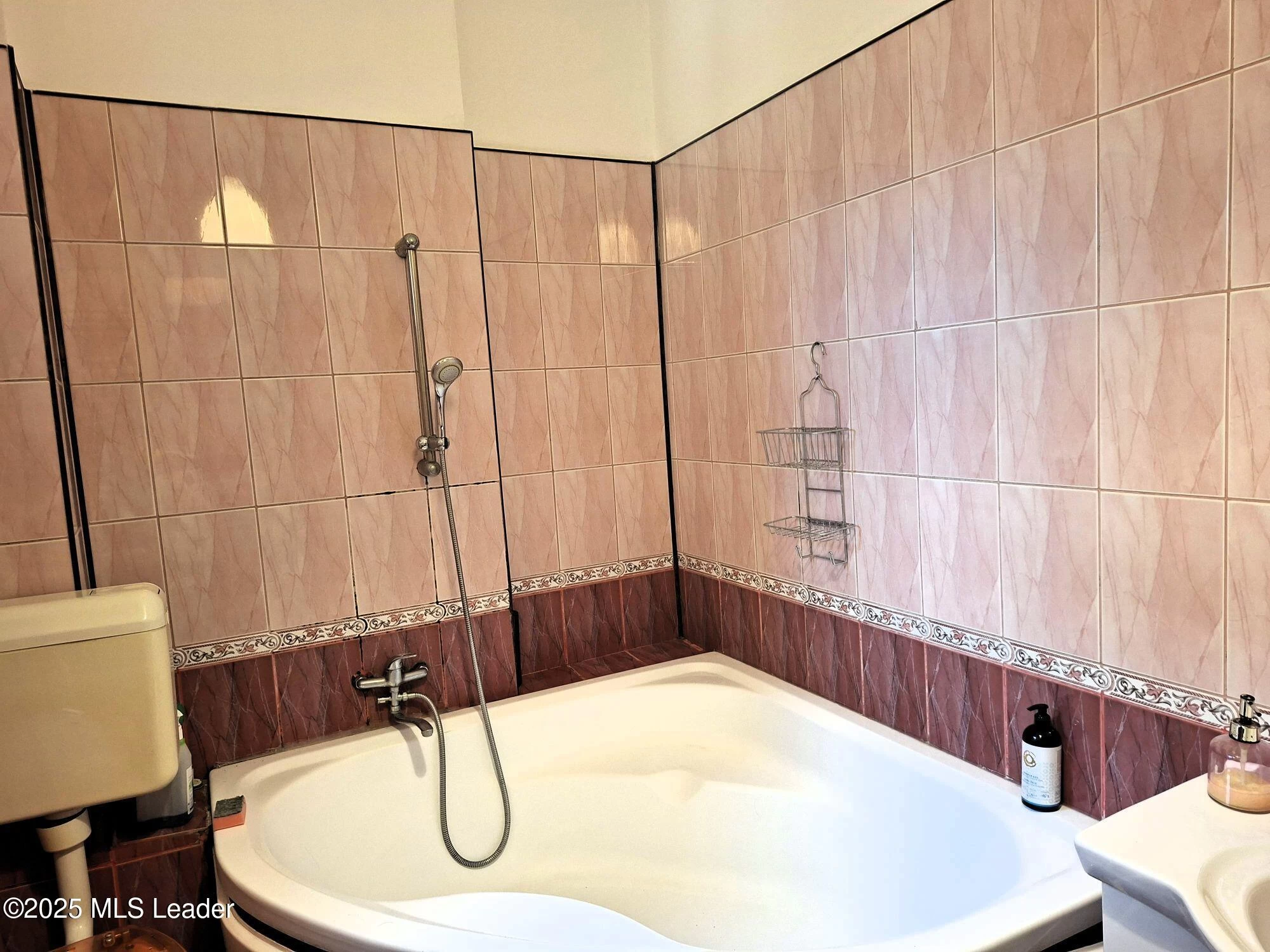 Strada MR. RACOTEANU ION 16 Et. 1, Bucuresti, Bucuresti Ilfov, 030891, 2 Dormitoare Dormitoare, 1 BaieBăi,Apartament,Reprezentari Comision 0%,MR. RACOTEANU ION,0,01-6696