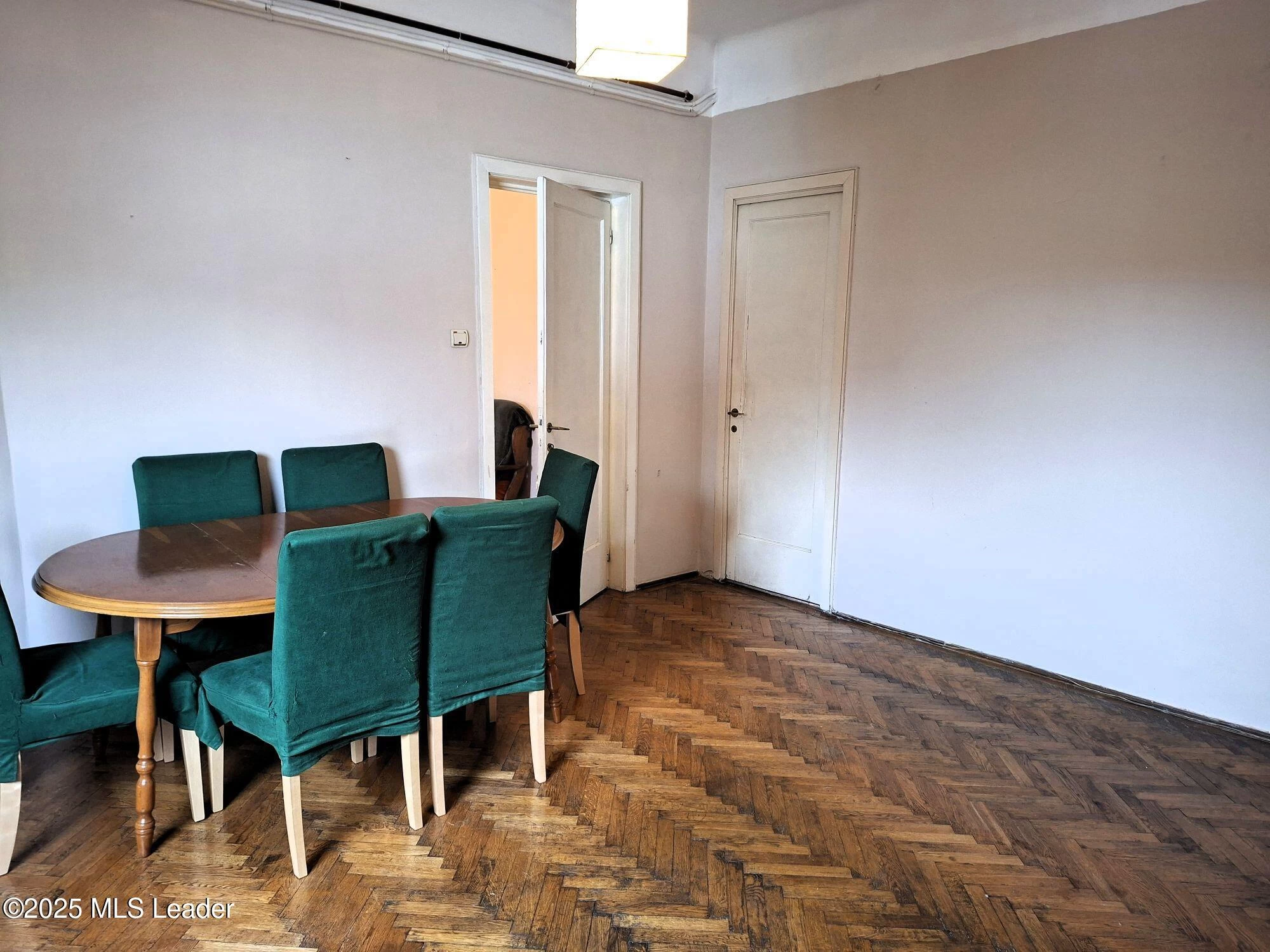 Strada MR. RACOTEANU ION 16 Et. 1, Bucuresti, Bucuresti Ilfov, 030891, 2 Dormitoare Dormitoare, 1 BaieBăi,Apartament,Reprezentari Comision 0%,MR. RACOTEANU ION,0,01-6696