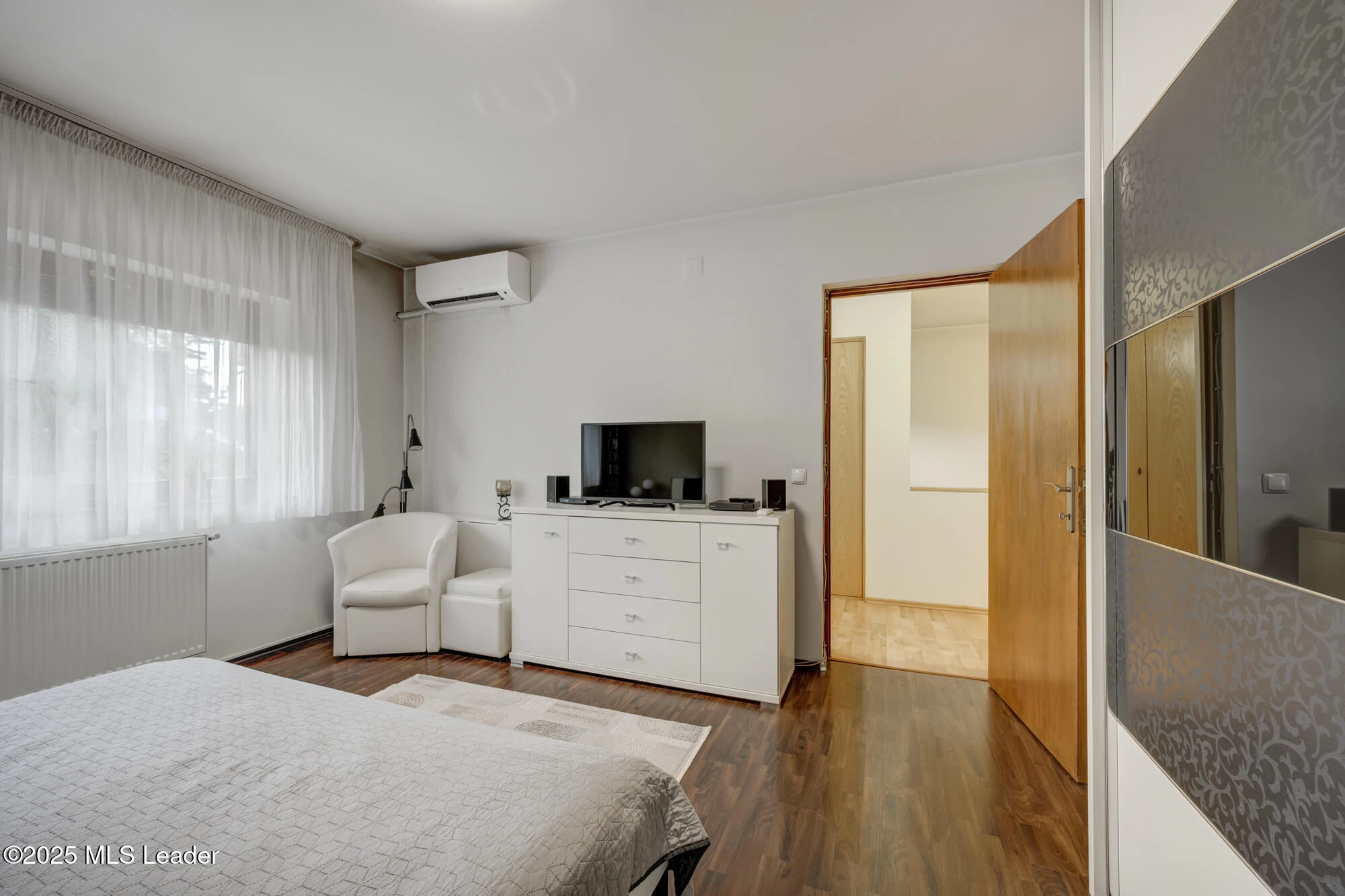 Strada EROU IANCU NICOLAE 103 Complex Gama, Vila F17, Bucuresti, Bucuresti Ilfov, 077190, 2 Dormitoare Dormitoare, 2 BăiBăi,Casa/Vila,Reprezentari Comision 0%,EROU IANCU NICOLAE,0,01-6606