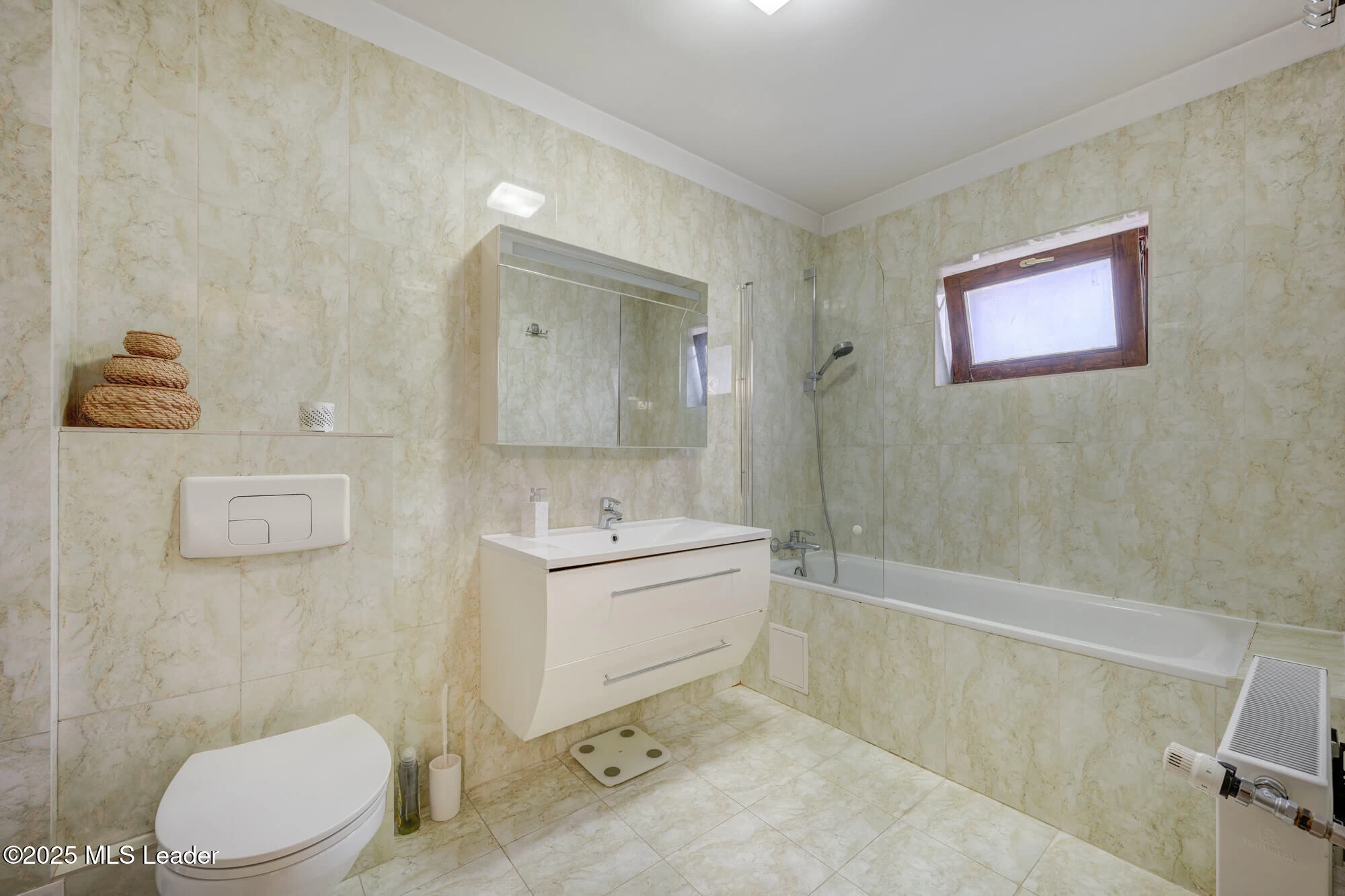 Strada EROU IANCU NICOLAE 103 Complex Gama, Vila F17, Bucuresti, Bucuresti Ilfov, 077190, 2 Dormitoare Dormitoare, 2 BăiBăi,Casa/Vila,Reprezentari Comision 0%,EROU IANCU NICOLAE,0,01-6606