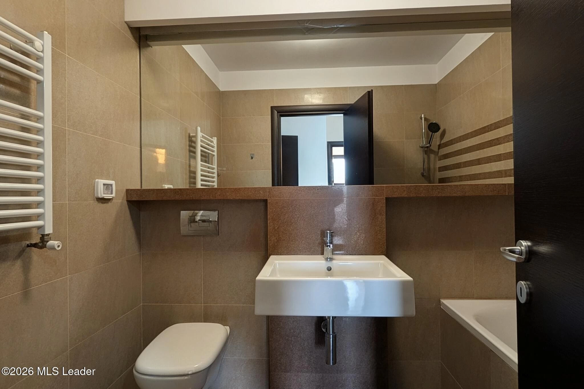 Strada LT. AV. CARANDA GHEORGHE 42 Et. 4, Ap. 27, Bucuresti, Bucuresti Ilfov, 060134, 2 Dormitoare Dormitoare, 2 BăiBăi,Apartament,Reprezentari Comision 0%,LT. AV. CARANDA GHEORGHE,0,01-6821