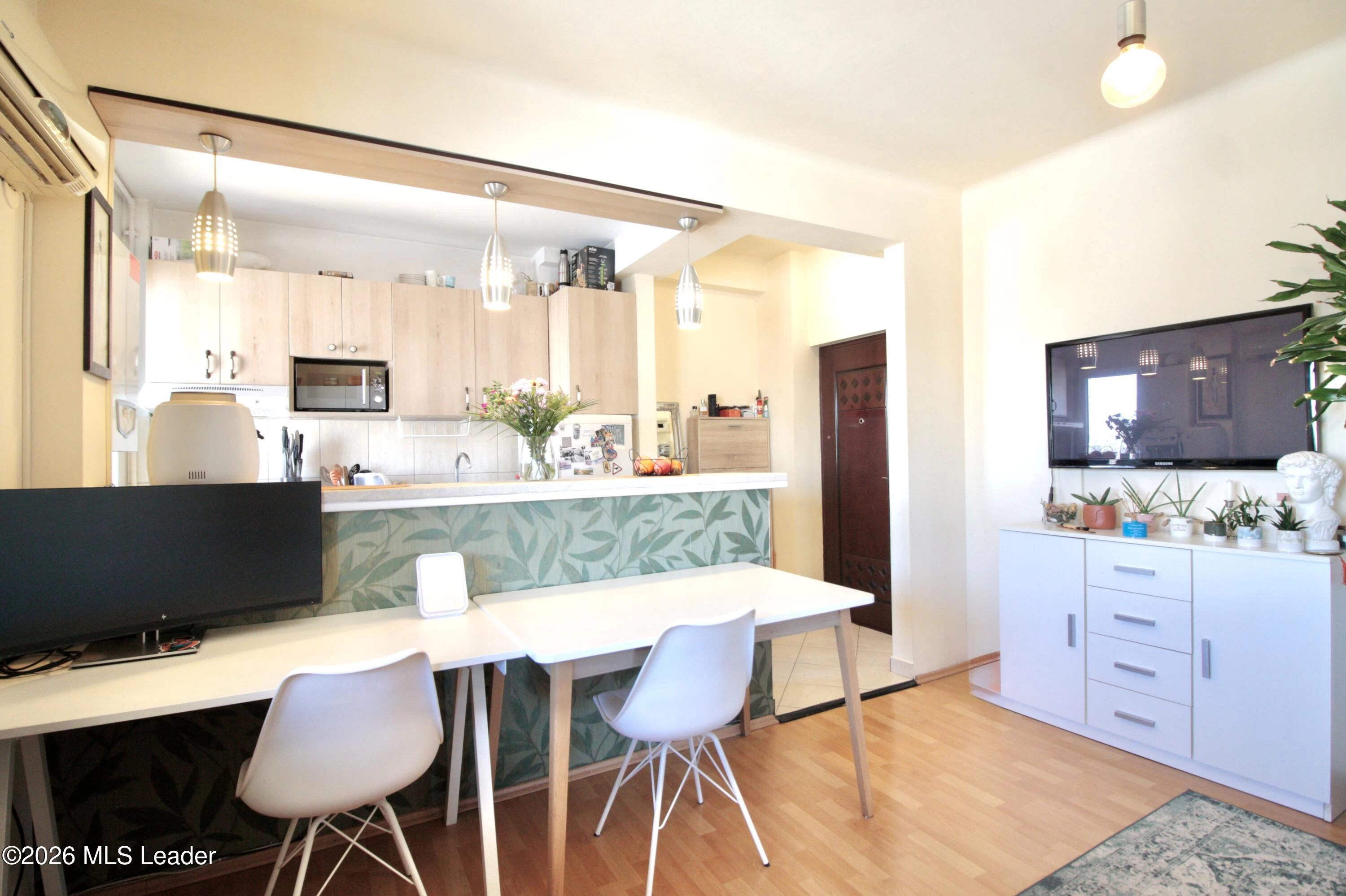 Strada LONDRA 18A ET. 4, AP. 14, Bucuresti, Bucuresti Ilfov, 011763, 1 Dormitor Dormitoare, 1 BaieBăi,Apartament,Reprezentari Comision 0%,LONDRA,0,01-6820