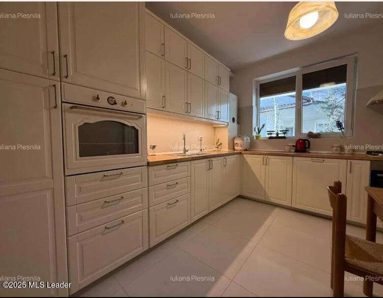 Strada STRABUNA, Bucuresti, Bucuresti Ilfov, 0 , 3 BăiBăi,Apartament,Anunturi Verificate,STRABUNA,0,F1-250084