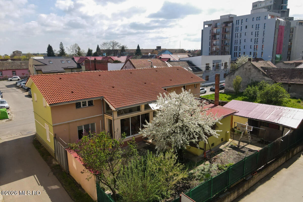 Strada CRONICARUL ION NECULCE 11, Timisoara, Timis, 300109, 4 Dormitoare Dormitoare, 3 BăiBăi,Casa/Vila,Reprezentari Comision 0%,CRONICARUL ION NECULCE,0,03-370