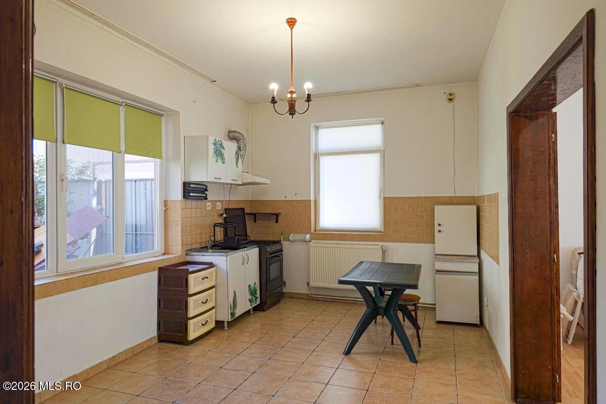 Strada CRONICARUL ION NECULCE 11, Timisoara, Timis, 300109, 4 Dormitoare Dormitoare, 3 BăiBăi,Casa/Vila,Reprezentari Comision 0%,CRONICARUL ION NECULCE,0,03-370