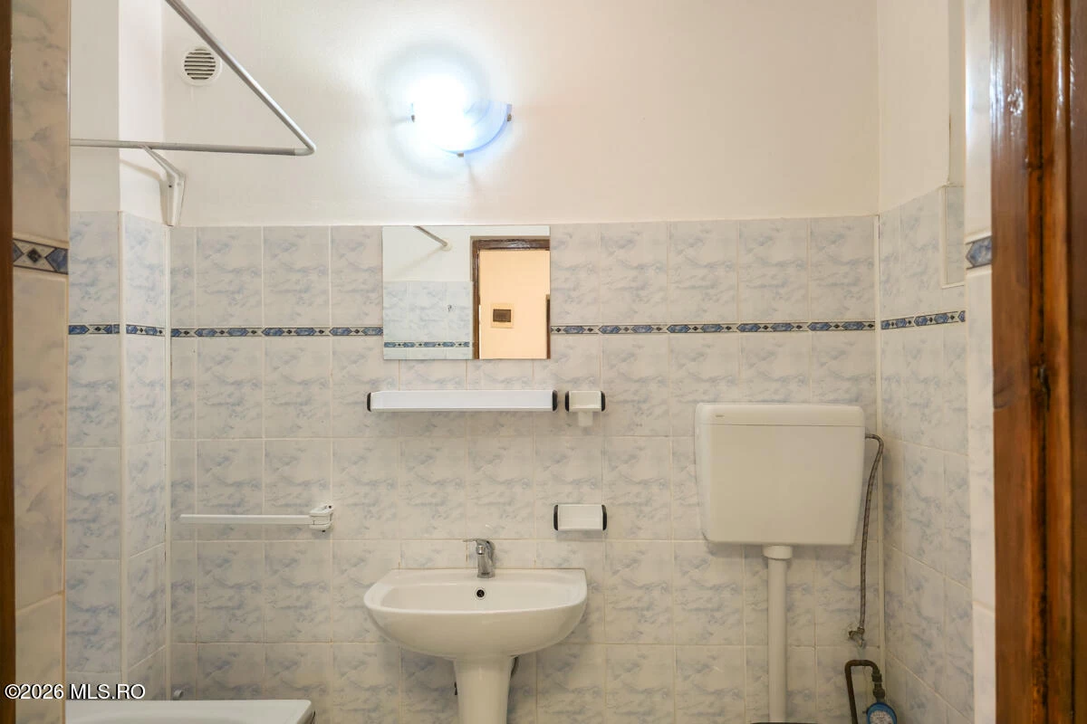 Strada CRONICARUL ION NECULCE 11, Timisoara, Timis, 300109, 4 Dormitoare Dormitoare, 3 BăiBăi,Casa/Vila,Reprezentari Comision 0%,CRONICARUL ION NECULCE,0,03-370