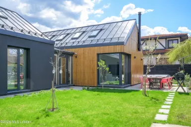 Strada SOFIA 90-1, Otopeni, Bucuresti Ilfov, 075100, 3 Dormitoare Dormitoare, 3 BăiBăi,Casa/Vila,Reprezentari Comision 0%,SOFIA,0,01-6843