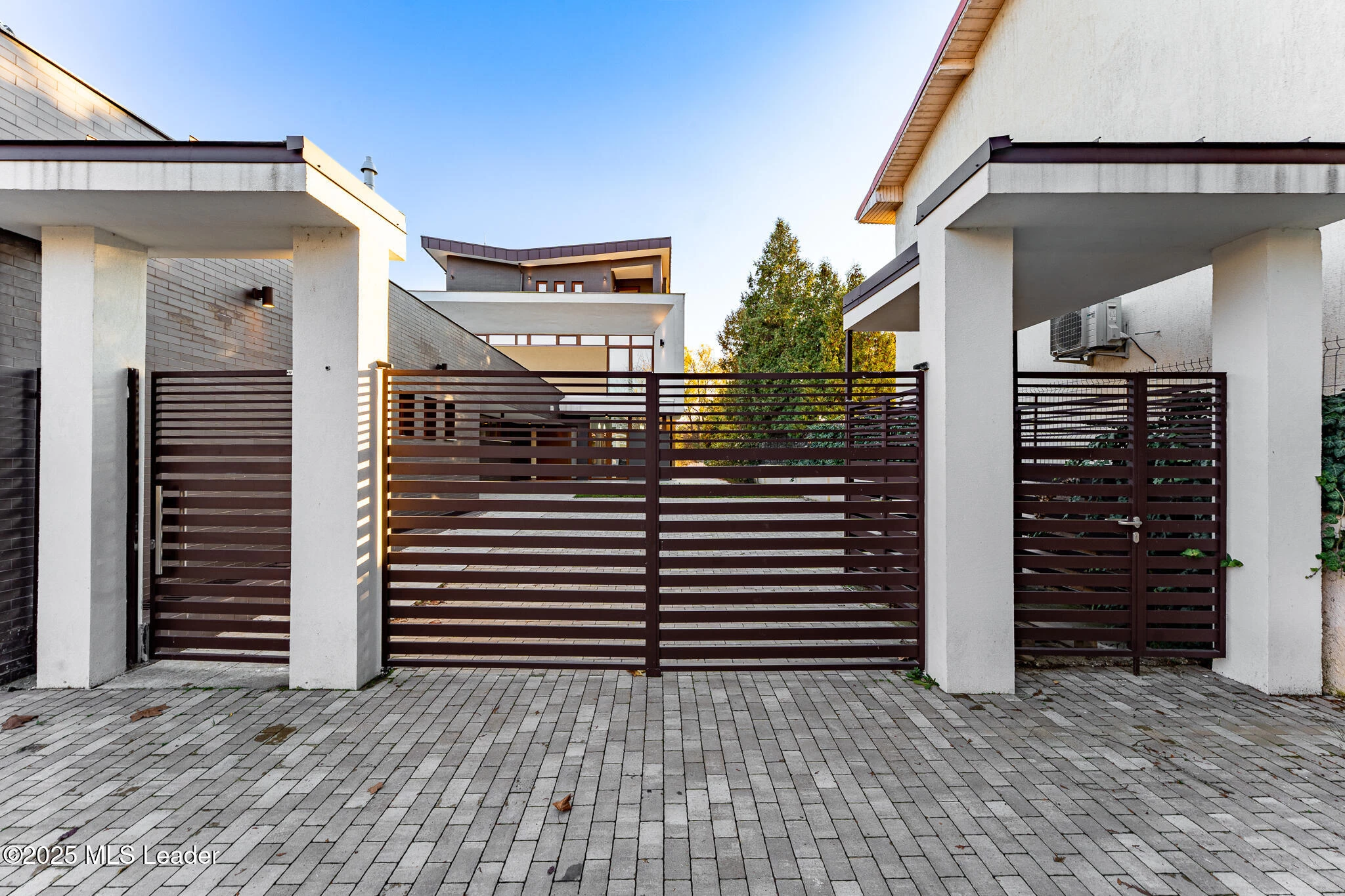Strada PLANTELOR 25, Mogosoaia, Bucuresti Ilfov, 077135, 6 Dormitoare Dormitoare, 6 BăiBăi,Casa/Vila,Reprezentari Comision 0%,PLANTELOR,0,01-6855