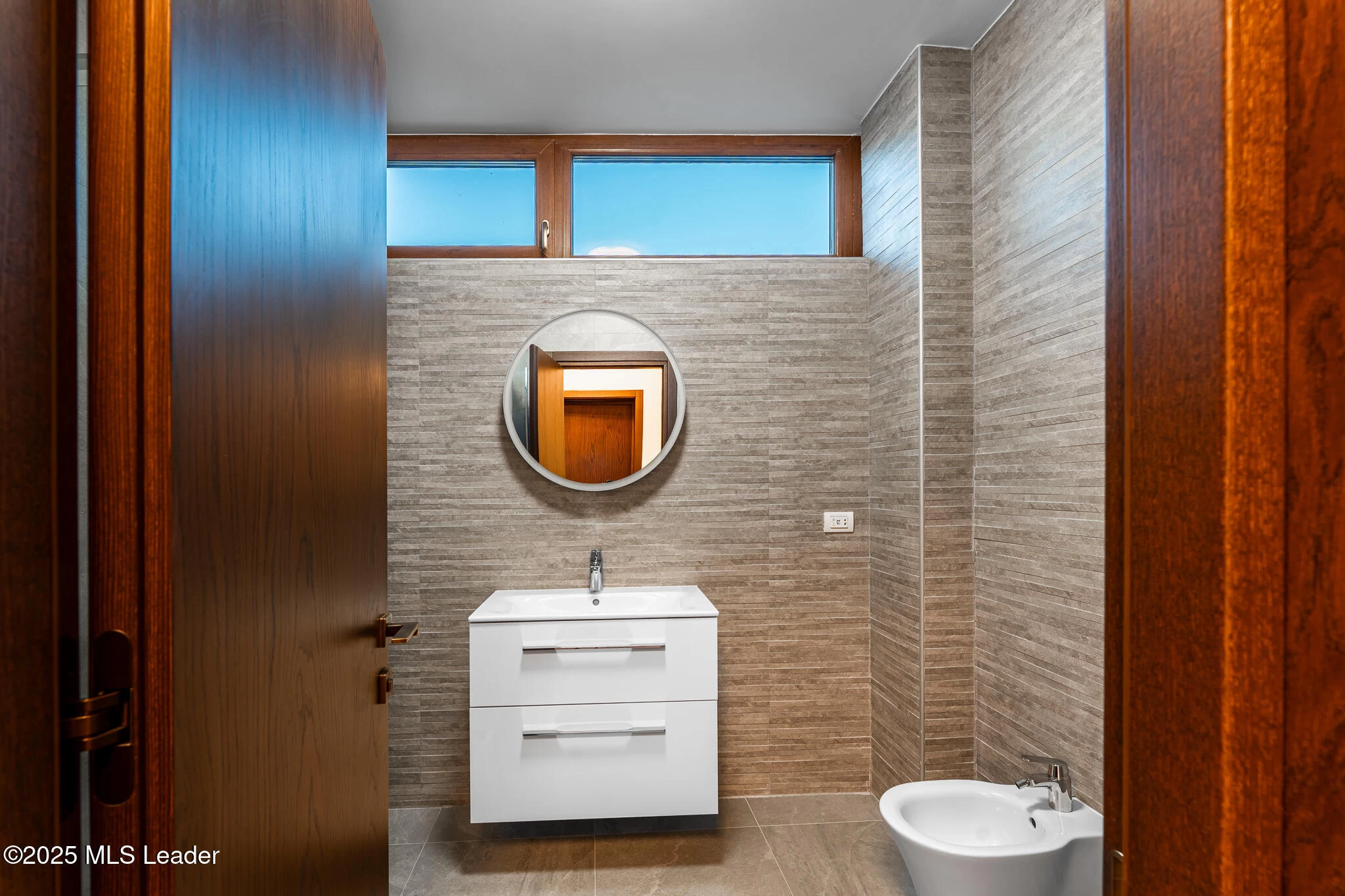 Strada PLANTELOR 25, Mogosoaia, Bucuresti Ilfov, 077135, 6 Dormitoare Dormitoare, 6 BăiBăi,Casa/Vila,Reprezentari Comision 0%,PLANTELOR,0,01-6855