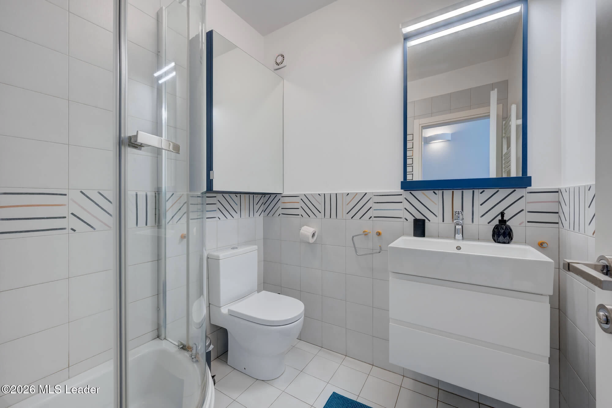 Strada SG. ILIE PETRE 100 et.10, ap.102, Chiajna, Bucuresti Ilfov, 077040, 3 Dormitoare Dormitoare, 2 BăiBăi,Apartament,Reprezentari Comision 0%,SG. ILIE PETRE,0,01-6856