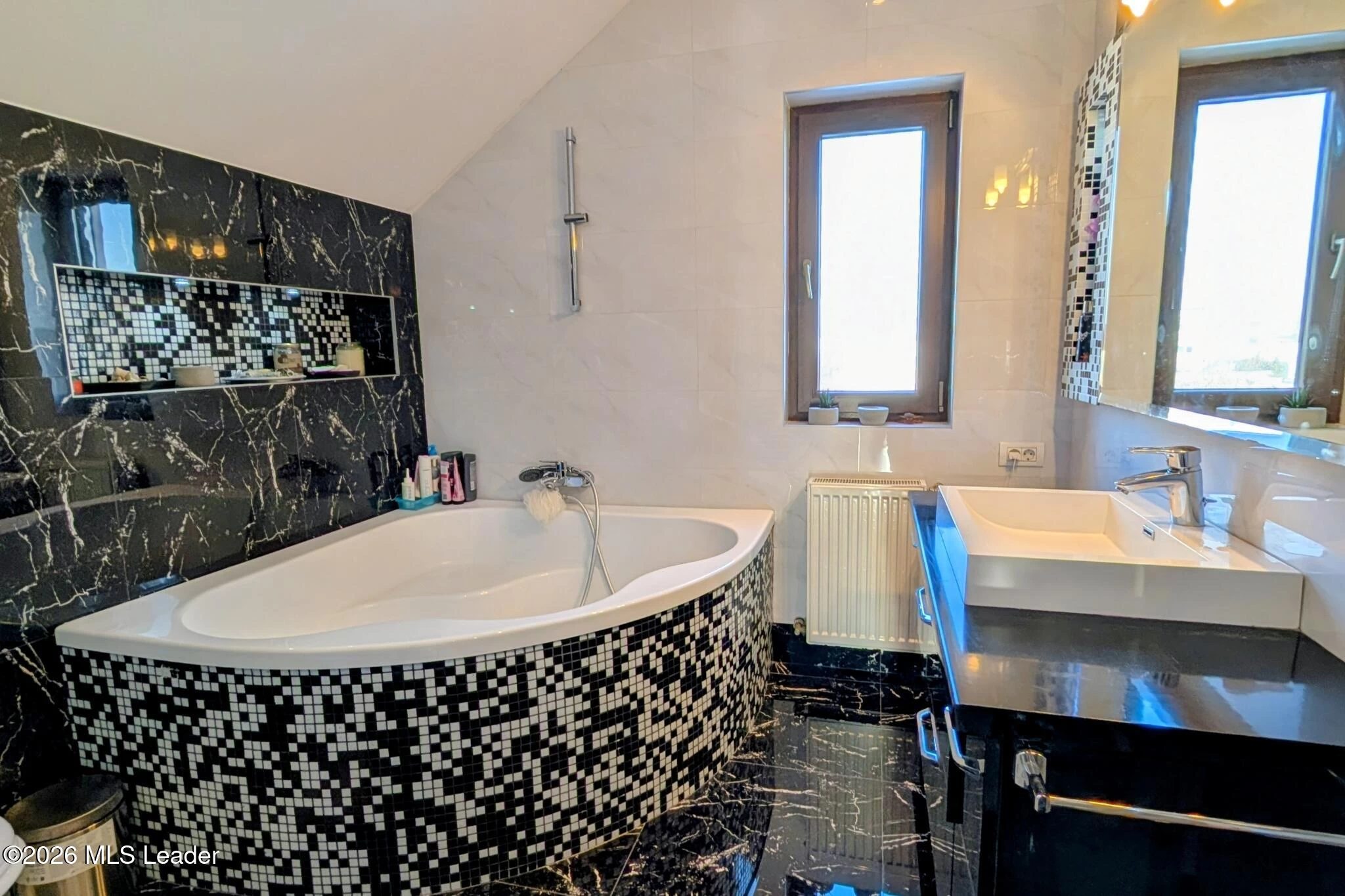 Strada SFANTUL PANTELIMON 6, Pantelimon, Bucuresti Ilfov, 077145, 3 Dormitoare Dormitoare, 2 BăiBăi,Casa/Vila,Reprezentari Comision 0%,SFANTUL PANTELIMON,0,01-6754