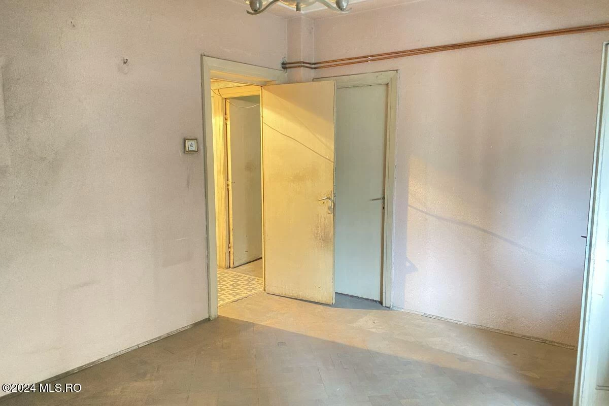 Strada SFINTILOR 10 Etaj 1, Ap. 4, Bucuresti, Bucuresti Ilfov, 030167, 2 Dormitoare Dormitoare, 2 BăiBăi,Apartament,Reprezentari Comision 0%,SFINTILOR,0,01-6266