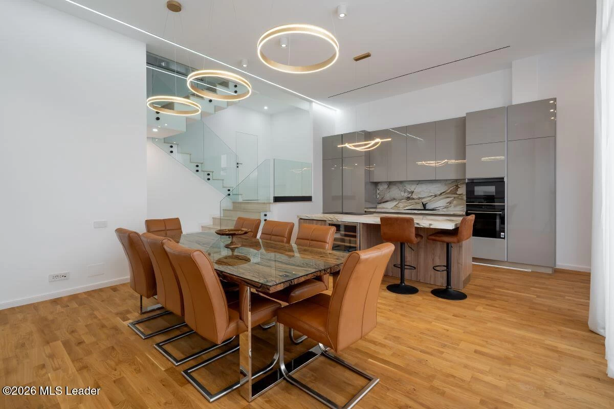 Strada LAPUSNEANU ALEXANDRU 21 Casa Como, Voluntari, Bucuresti Ilfov, 077190, 3 Dormitoare Dormitoare, 4 BăiBăi,Casa/Vila,Reprezentari Comision 0%,LAPUSNEANU ALEXANDRU,0,01-6477