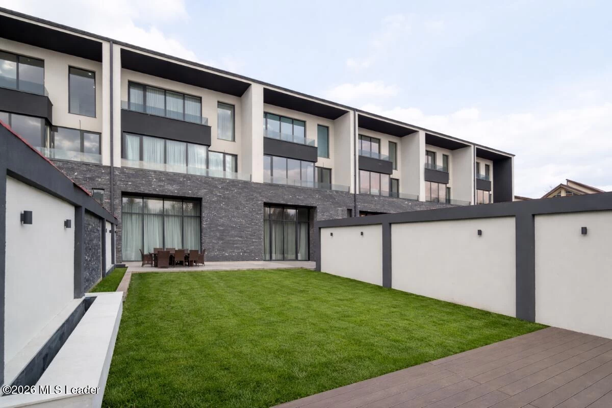 Strada LAPUSNEANU ALEXANDRU 21 Casa Como, Voluntari, Bucuresti Ilfov, 077190, 3 Dormitoare Dormitoare, 4 BăiBăi,Casa/Vila,Reprezentari Comision 0%,LAPUSNEANU ALEXANDRU,0,01-6477