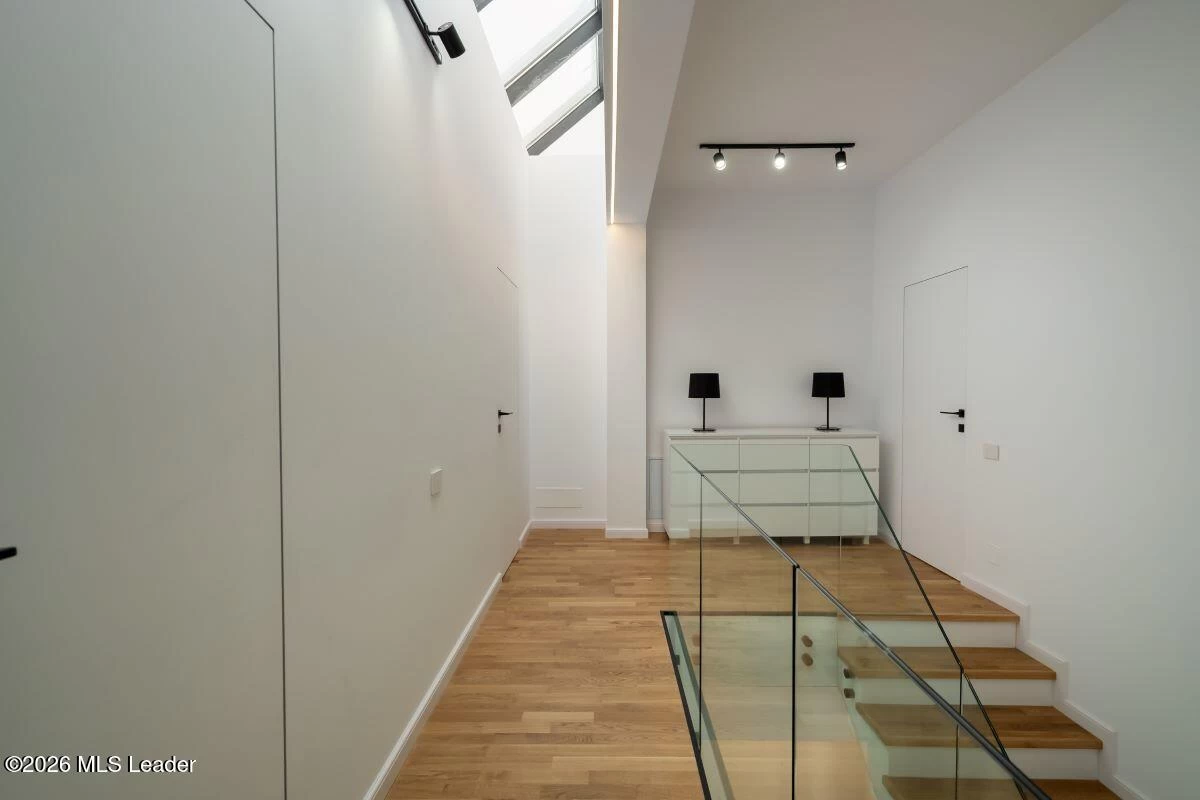 Strada LAPUSNEANU ALEXANDRU 21 Casa Como, Voluntari, Bucuresti Ilfov, 077190, 3 Dormitoare Dormitoare, 4 BăiBăi,Casa/Vila,Reprezentari Comision 0%,LAPUSNEANU ALEXANDRU,0,01-6477