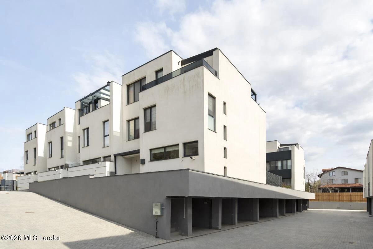 Strada LAPUSNEANU ALEXANDRU 21 Casa Como, Voluntari, Bucuresti Ilfov, 077190, 3 Dormitoare Dormitoare, 4 BăiBăi,Casa/Vila,Reprezentari Comision 0%,LAPUSNEANU ALEXANDRU,0,01-6477