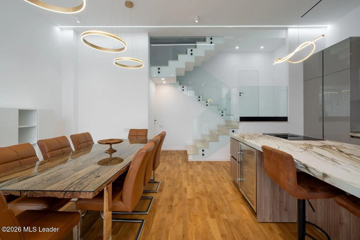 Strada LAPUSNEANU ALEXANDRU 21 Casa Como, Voluntari, Bucuresti Ilfov, 077190, 3 Dormitoare Dormitoare, 4 BăiBăi,Casa/Vila,Reprezentari Comision 0%,LAPUSNEANU ALEXANDRU,0,01-6477