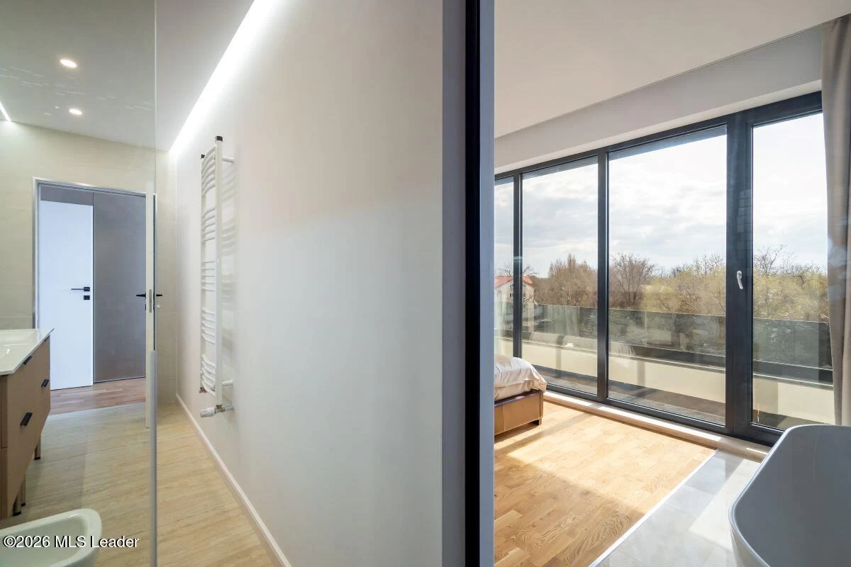 Strada LAPUSNEANU ALEXANDRU 21 Casa Como, Voluntari, Bucuresti Ilfov, 077190, 3 Dormitoare Dormitoare, 4 BăiBăi,Casa/Vila,Reprezentari Comision 0%,LAPUSNEANU ALEXANDRU,0,01-6477