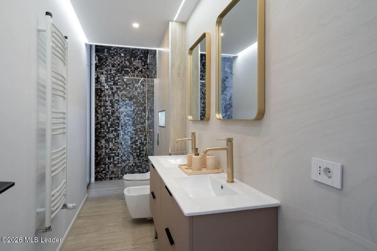 Strada LAPUSNEANU ALEXANDRU 21 Casa Como, Voluntari, Bucuresti Ilfov, 077190, 3 Dormitoare Dormitoare, 4 BăiBăi,Casa/Vila,Reprezentari Comision 0%,LAPUSNEANU ALEXANDRU,0,01-6477