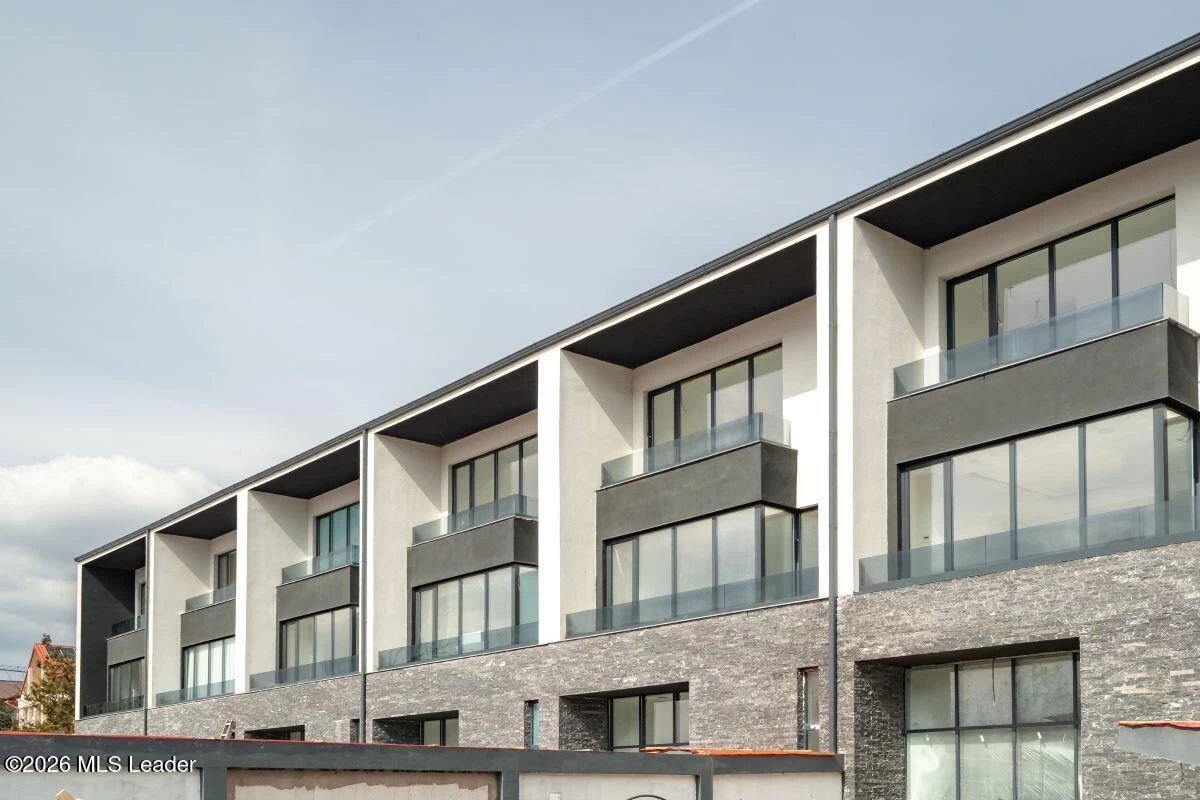 Strada LAPUSNEANU ALEXANDRU 21 Casa Como, Voluntari, Bucuresti Ilfov, 077190, 3 Dormitoare Dormitoare, 4 BăiBăi,Casa/Vila,Reprezentari Comision 0%,LAPUSNEANU ALEXANDRU,0,01-6477