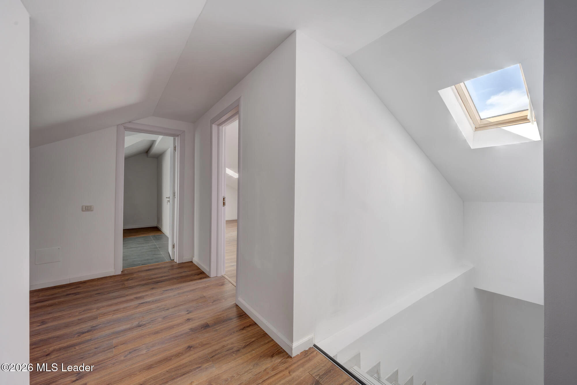 Strada FOISORULUI 14B, Domnesti, Bucuresti Ilfov, 077090, 6 Dormitor Dormitoare, 3 BaieBăi,Casa/Vila,Reprezentari Comision 0%,FOISORULUI,0,01-6864