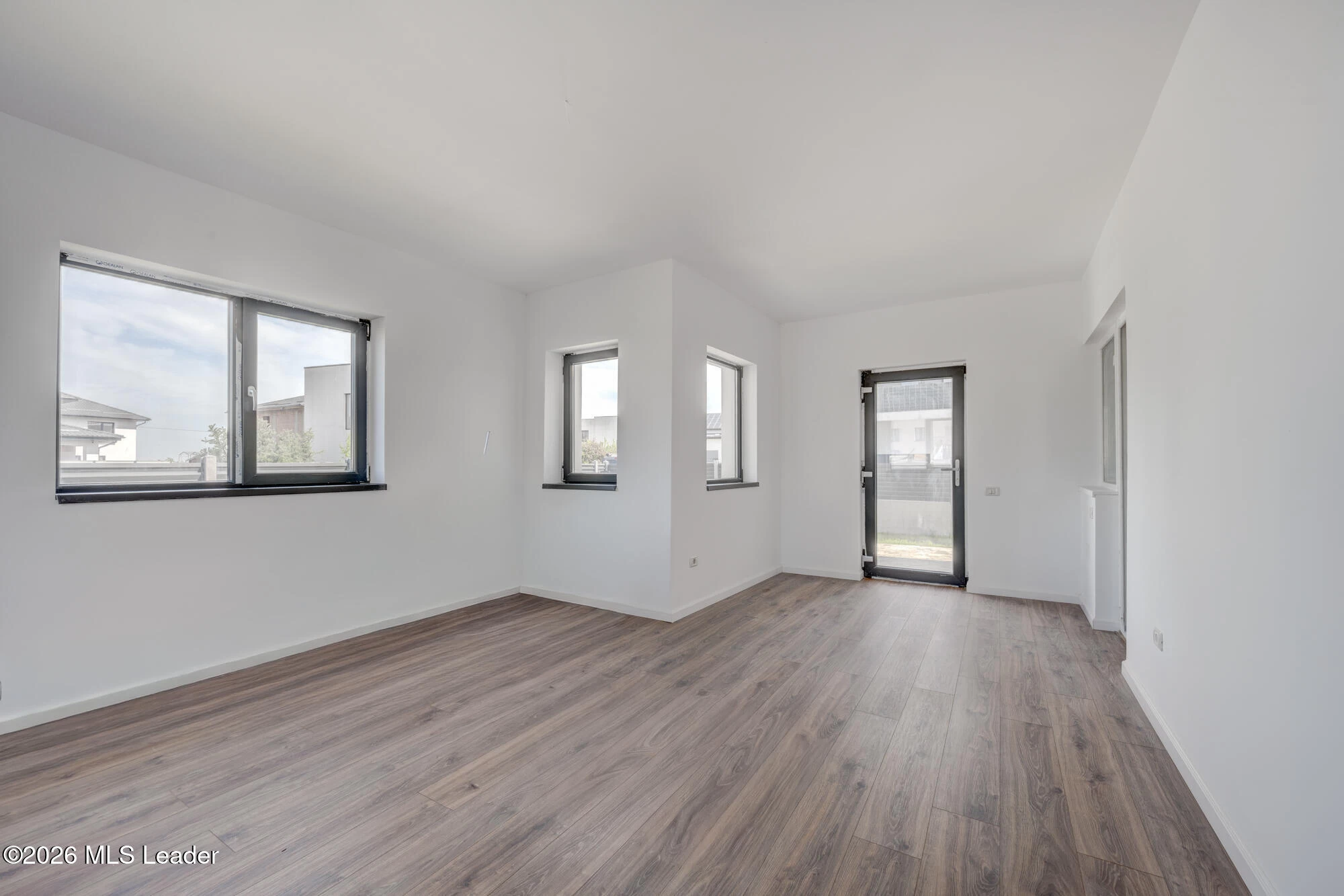 Strada FOISORULUI 14B, Domnesti, Bucuresti Ilfov, 077090, 6 Dormitoare Dormitoare, 3 BăiBăi,Casa/Vila,Reprezentari Comision 0%,FOISORULUI,0,01-6864