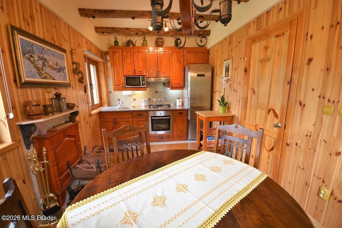 Strada VALEA LUI PATRU 989, Leresti, Arges, 117430, 4 Dormitoare Dormitoare, 3 BăiBăi,Casa/Vila,Reprezentari Comision 0%,VALEA LUI PATRU,0,01-6885