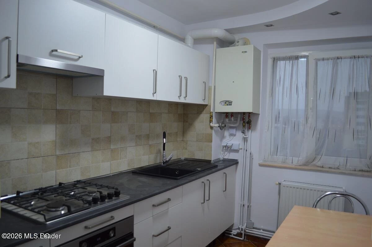 Calea BASCOV 3 Bl. B1, Sc. A, Ap.41, Pitesti, Arges, 110124, 1 Dormitor Dormitoare, 1 BaieBăi,Apartament,Reprezentari Comision 0%,BASCOV,0,01-6892