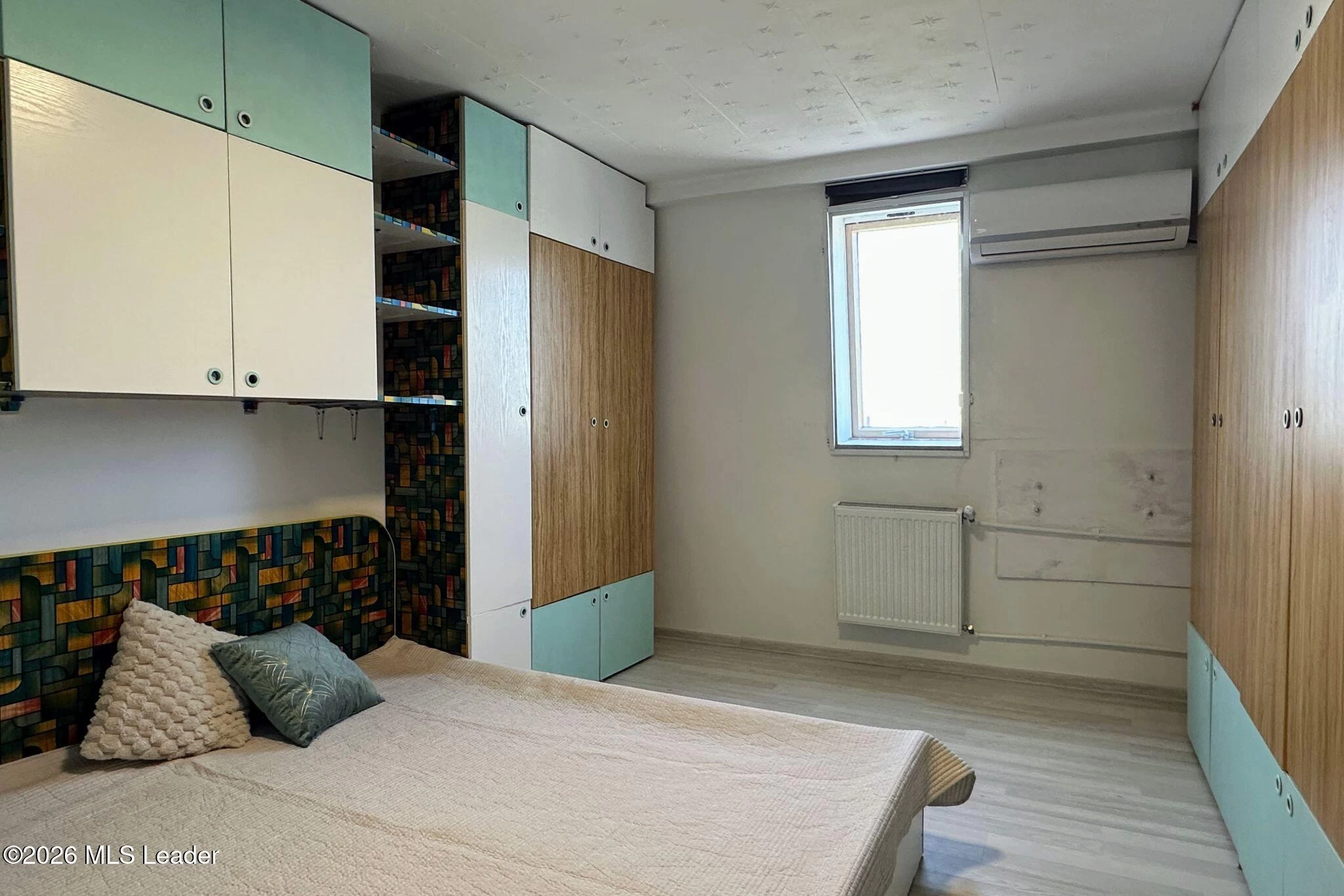 Strada LACRAMIOAREI 52 bl. 16, mansarda, ap. M19, Bucuresti, Bucuresti Ilfov, 032082, 2 Dormitoare Dormitoare, 1 BaieBăi,Apartament,Reprezentari Comision 0%,LACRAMIOAREI,0,01-6881