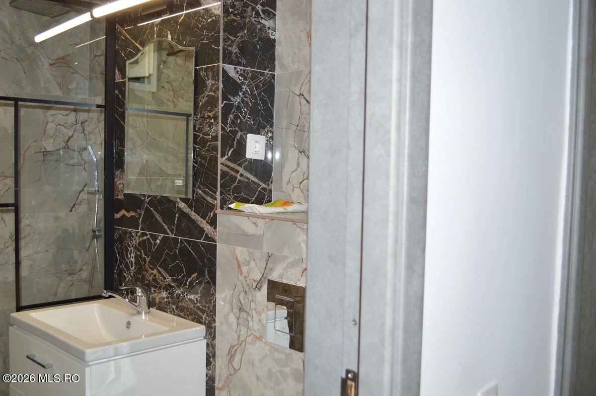 Strada CALEA CRAIOVEI 126 BL.P4, sc. A, ap. 19, et 5, Pitesti, Arges, 110241, 2 Dormitoare Dormitoare, 2 BăiBăi,Apartament,Reprezentari Comision 0%,CALEA CRAIOVEI,0,04-502