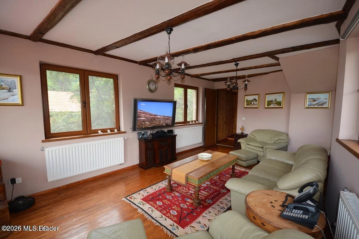Strada VALEA LUI PATRU 989, Leresti, Arges, 117430, 4 Dormitoare Dormitoare, 3 BăiBăi,Casa/Vila,Reprezentari Comision 0%,VALEA LUI PATRU,0,01-6885