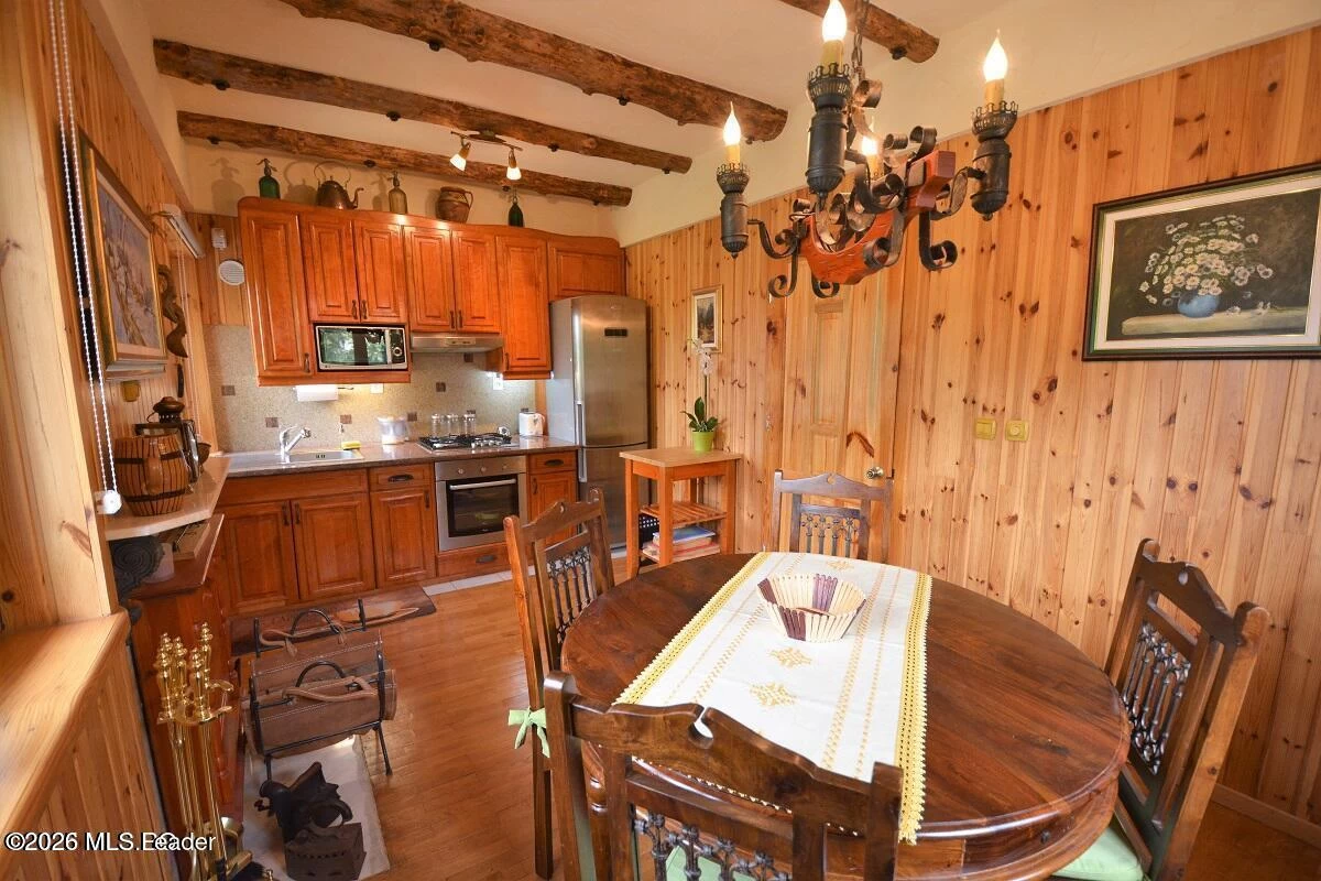 Strada VALEA LUI PATRU 989, Leresti, Arges, 117430, 4 Dormitoare Dormitoare, 3 BăiBăi,Casa/Vila,Reprezentari Comision 0%,VALEA LUI PATRU,0,01-6885