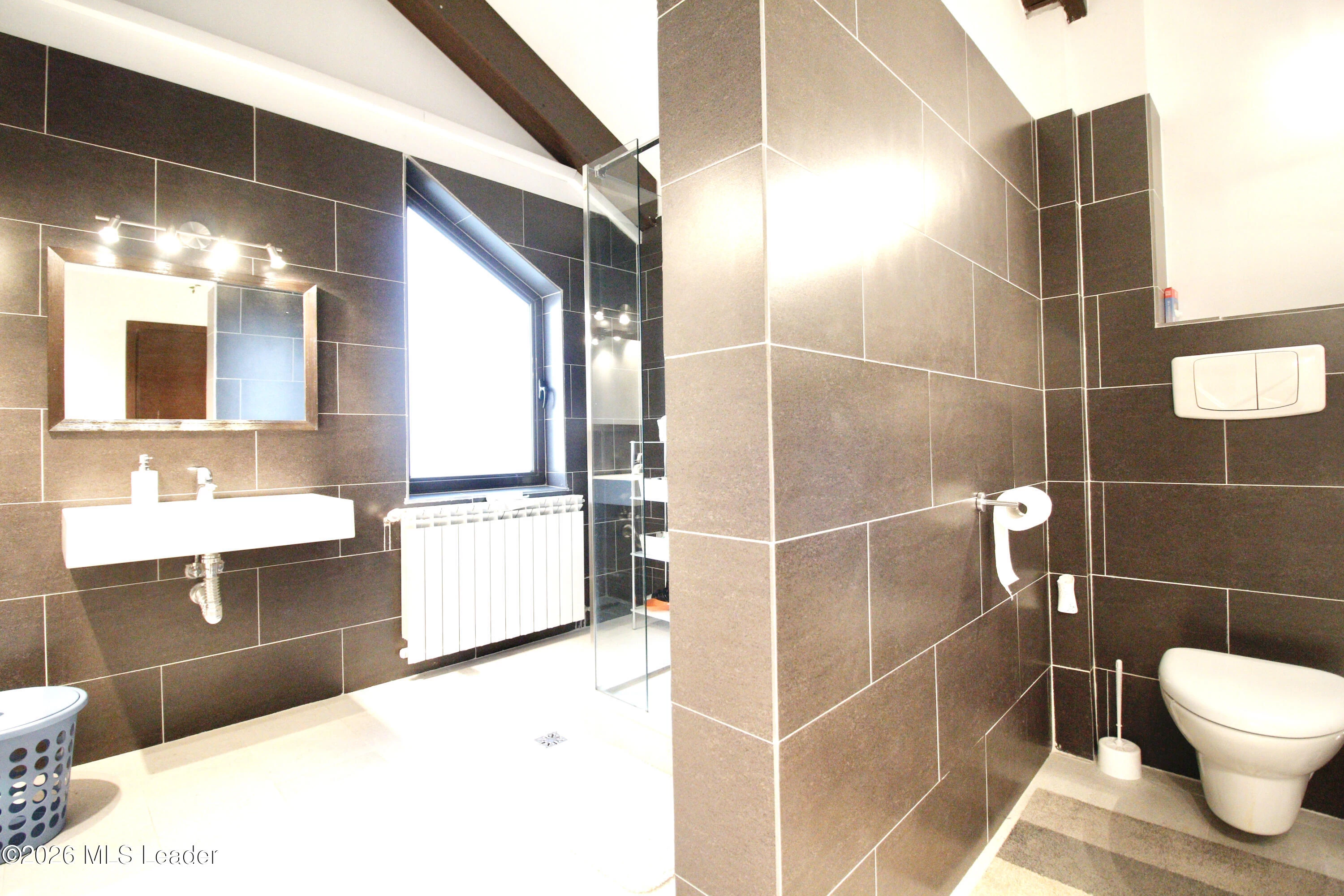 Strada PIPERA 4C, Voluntari, Bucuresti Ilfov, 077190, 4 Dormitor Dormitoare, 4 BaieBăi,Casa/Vila,Reprezentari Comision 0%,PIPERA,0,01-6939