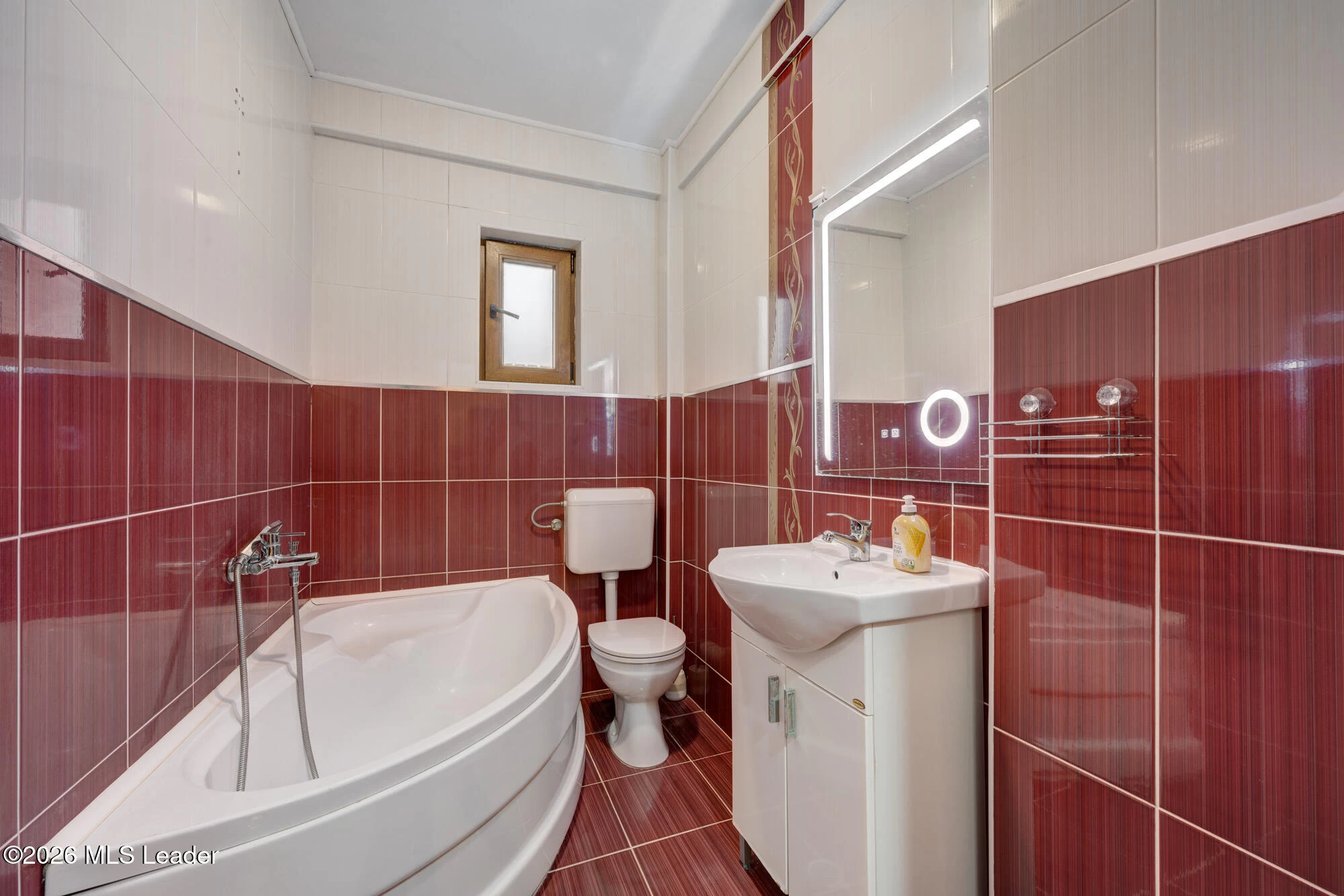 Strada DRUMUL FERMEI 83A Bl. 1, Sc. 1, Et. 2, Ap. 9, Popesti Leordeni, Bucuresti Ilfov, 077160, 1 Dormitor Dormitoare, 1 BaieBăi,Apartament,Reprezentari Comision 0%,DRUMUL FERMEI,0,01-6963