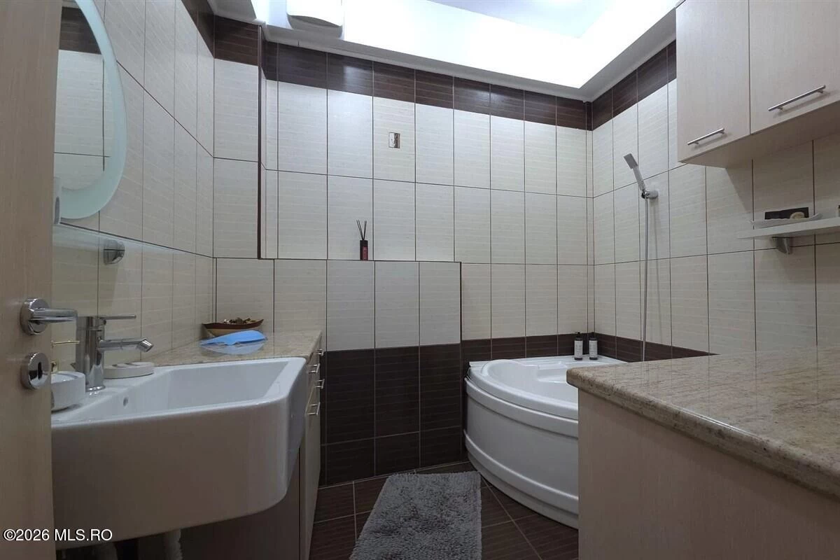 Strada D5 nr.7 Corp B, Et.1, Ap.8, Navodari, Constanta, 905700, 1 Dormitor Dormitoare, 2 BăiBăi,Apartament,Reprezentari Comision 0%,D5,0,05-2635